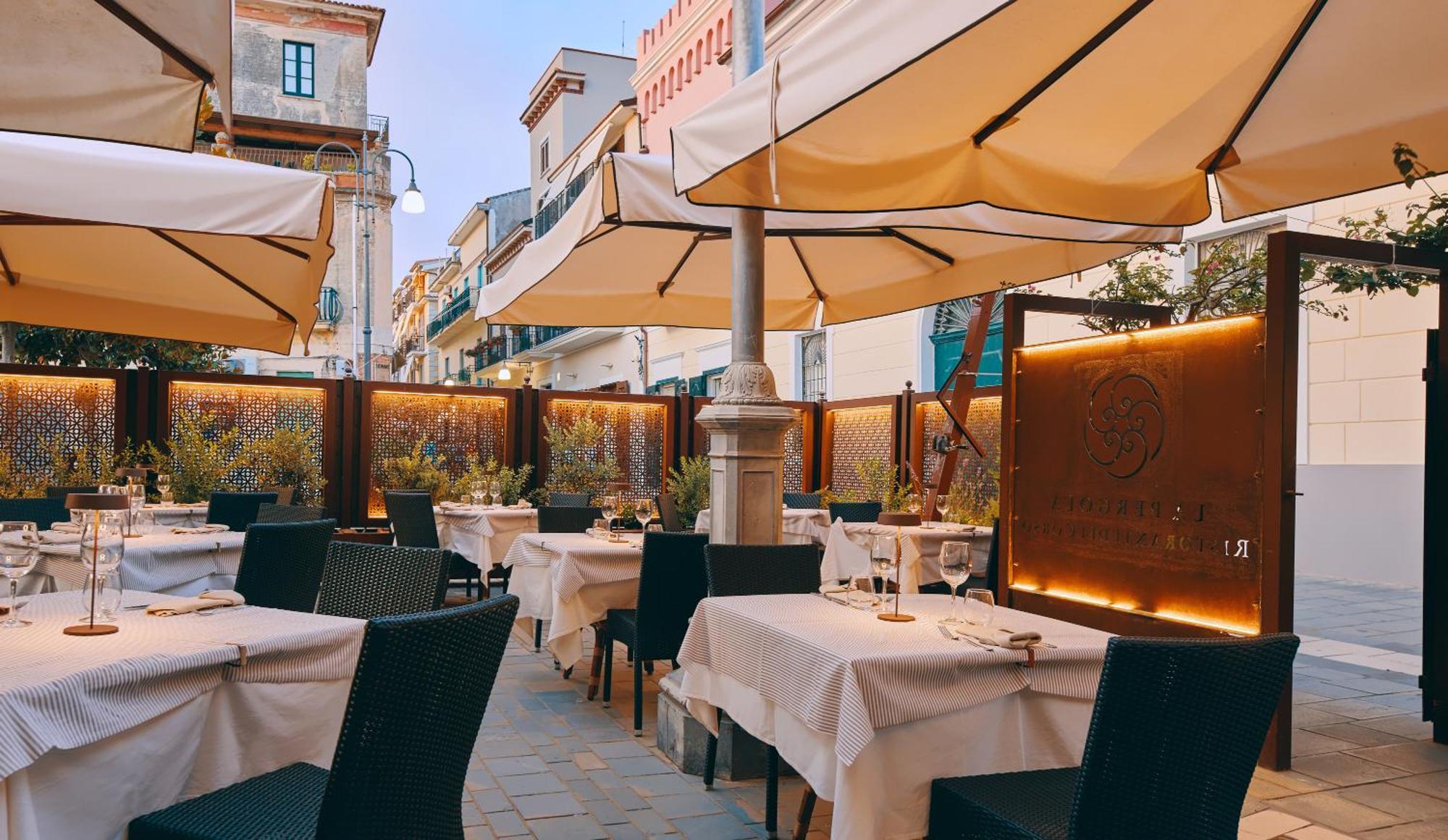 Hotel La Pergola サンタ・マリア・ディ・カステッラバーテ エクステリア 写真