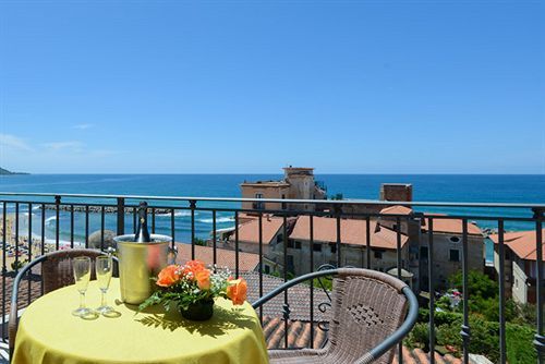 Hotel La Pergola サンタ・マリア・ディ・カステッラバーテ エクステリア 写真